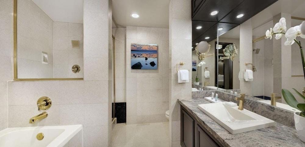 Hotel Luxor Hotel&casino By Suiteness